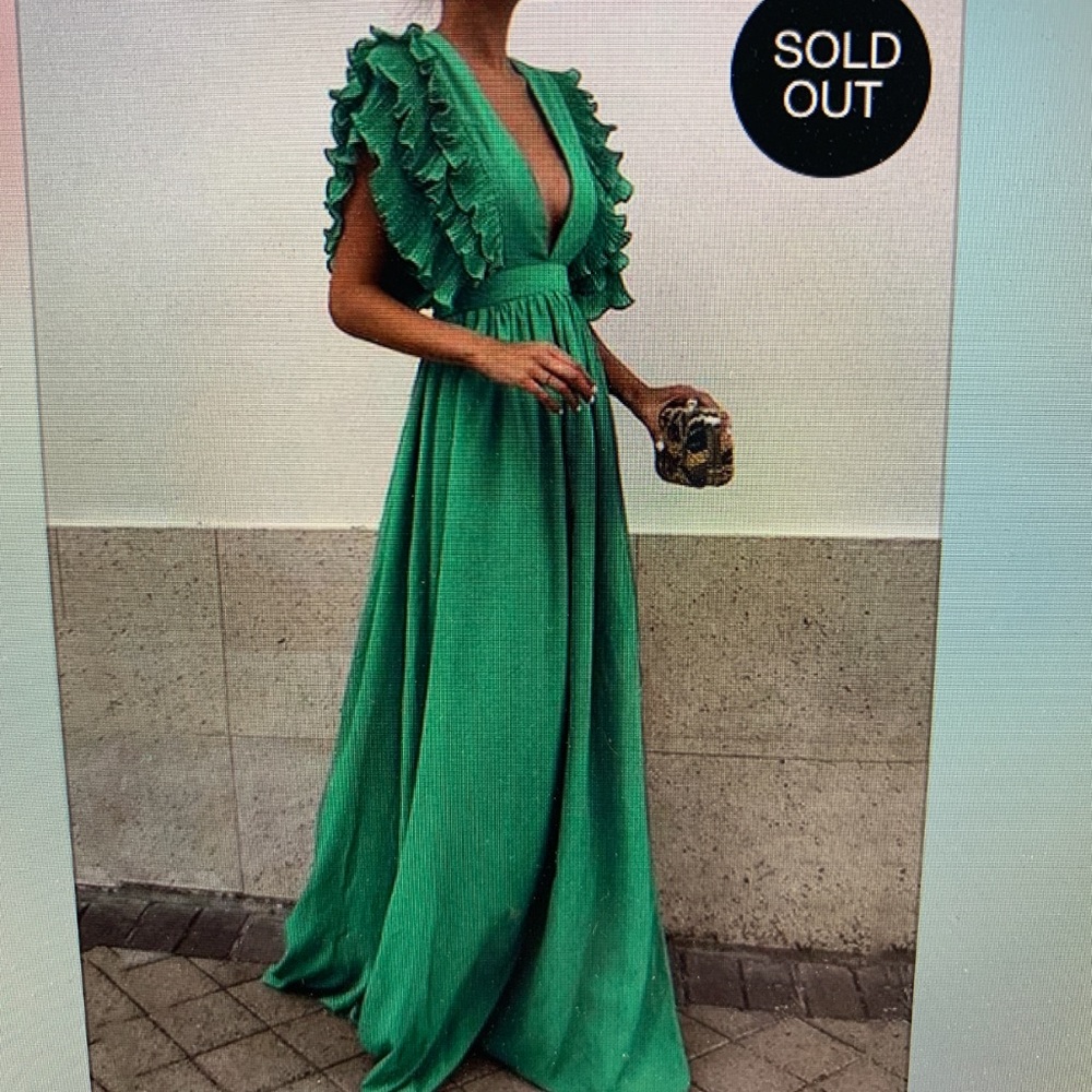 NWOT Ruffle Green Long Dress -S/M